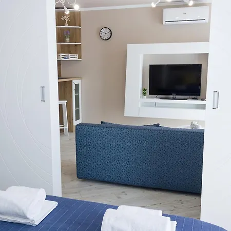 Apartman Sunny Blue One-bedroom Flat With Balcony By Flat Mаnager