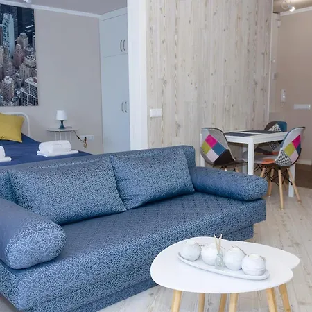 公寓 Sunny Blue One-bedroom Flat With Balcony By Flat Mаnager