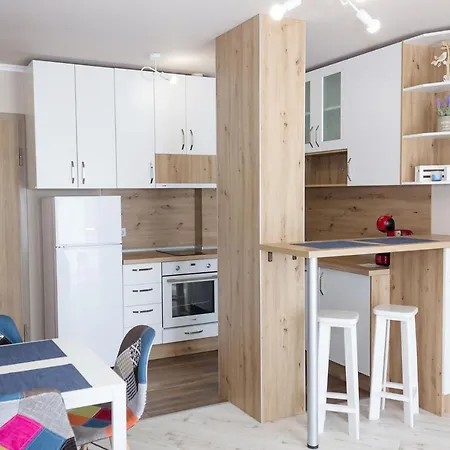 Sunny Blue One-bedroom Flat With Balcony By Flat Mаnager